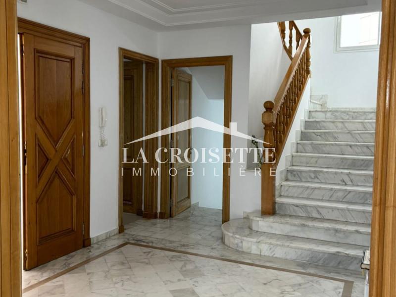 Triplex S+5 avec jardin aux Berges du Lac 2